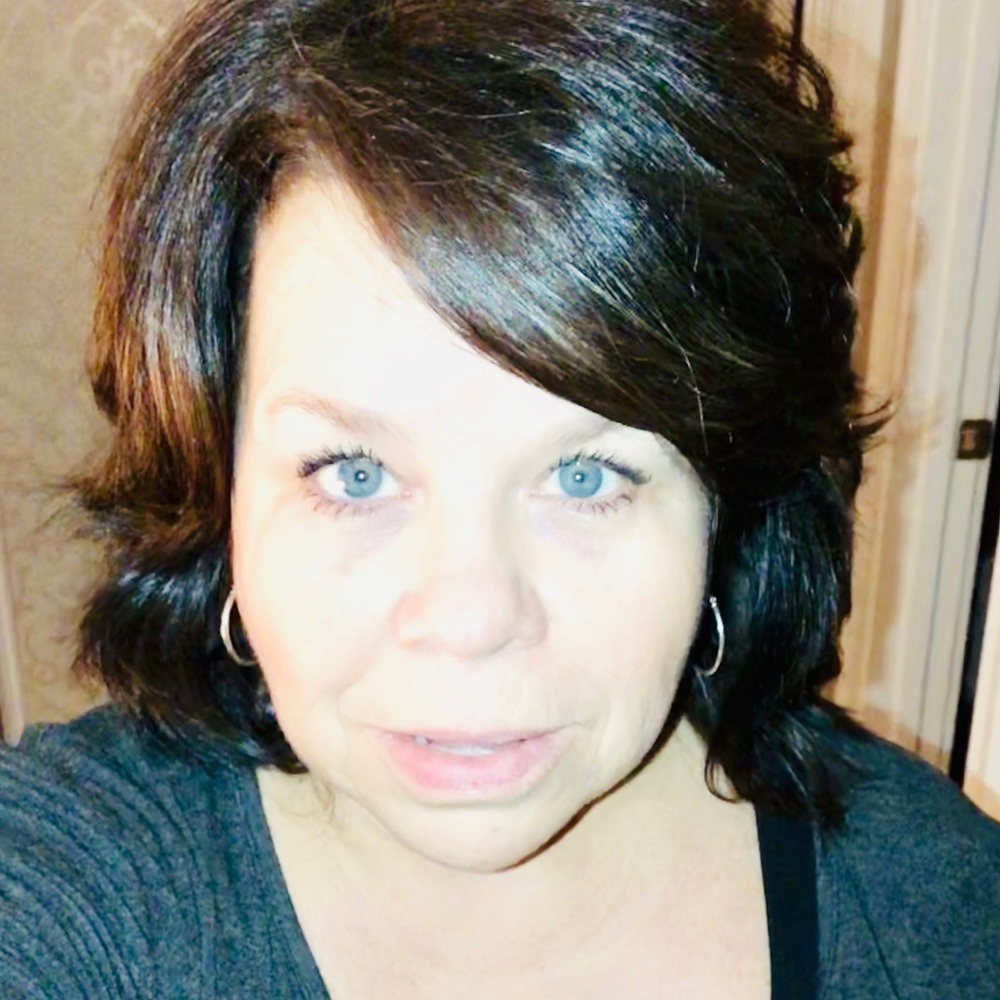 Meet your Posher, Angela